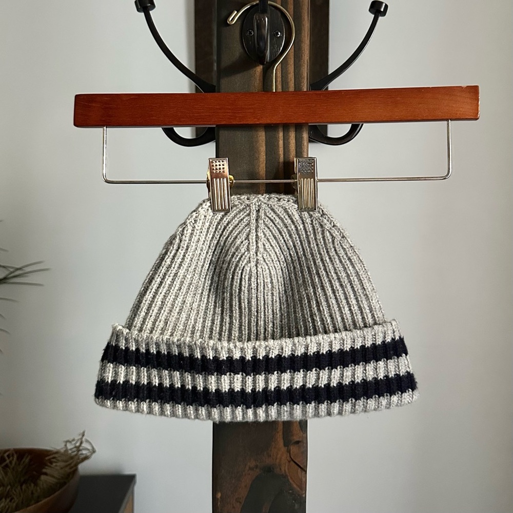 🌿Mr. P Scotland Lambswool Ribbed Beanie Gray w/ Navy Varsity Stripes🌿